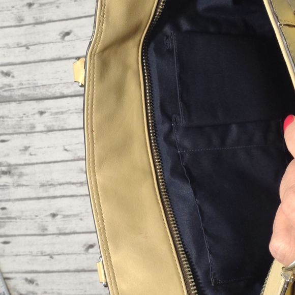 Coach Beige Leather Handbag - Picture 7 of 16